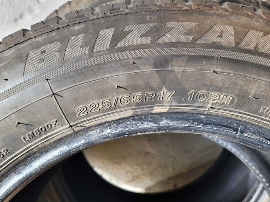 2 бр. Зимни гуми 225 65 R17 , Bridgestone