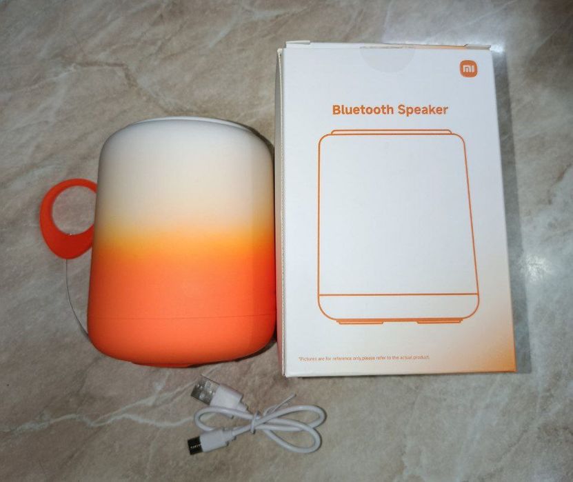 Продам блютуз колонку