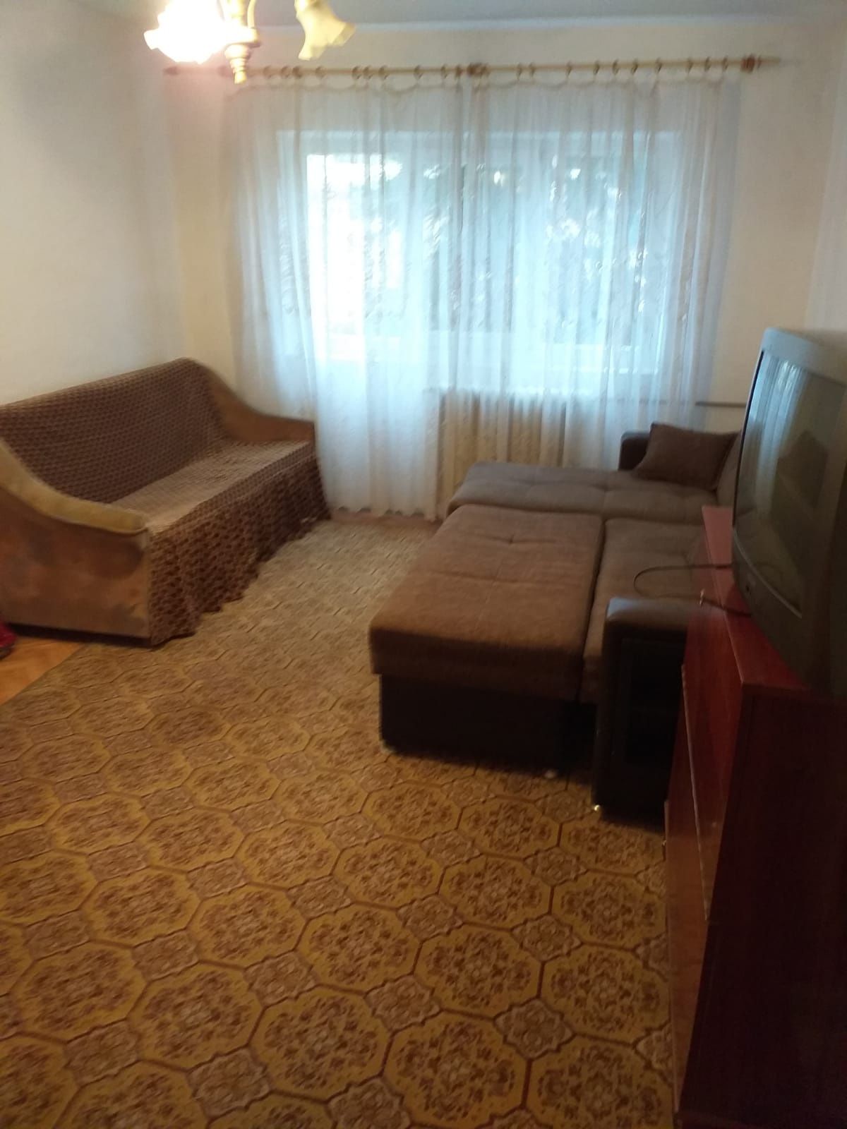 Proprietar închiriez apartamente cu 2 camere decomandat preț 320 euro