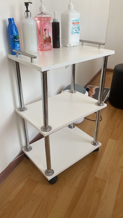 Помошник 10.000 тг Высота 85,ширина 30 см