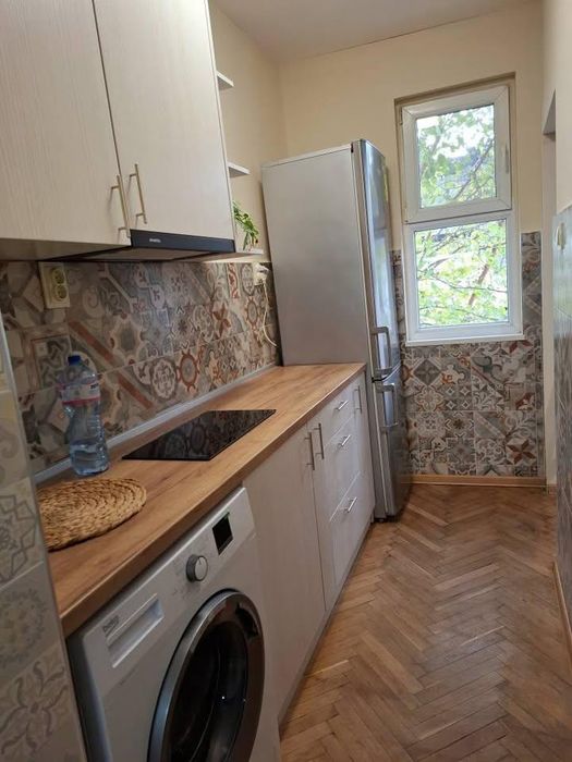 Дава се под наем Двустаен апартамент в Варна, ЖП Гара - 60 кв.м за 500 € - Снимка #1