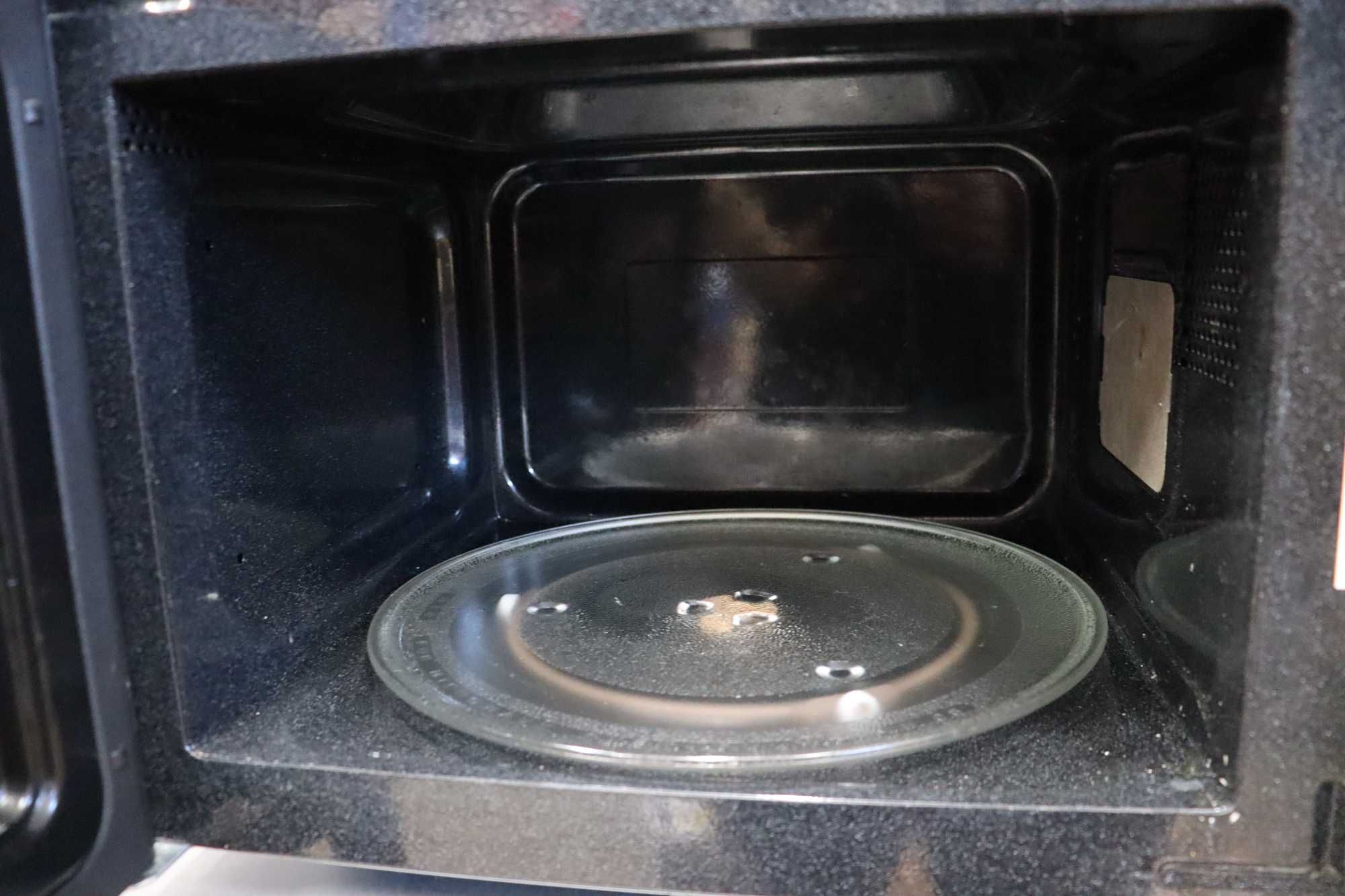 Hisense 23L микровълнова фурна 800W, размразяване, Smart Cook