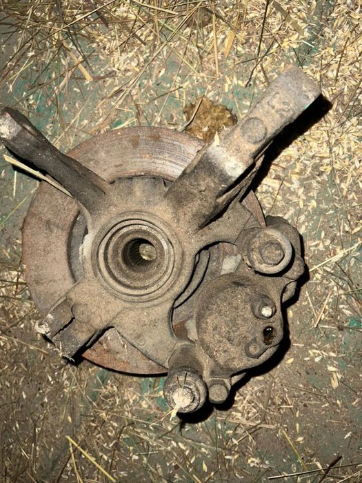 Запчасти для Мазды 323