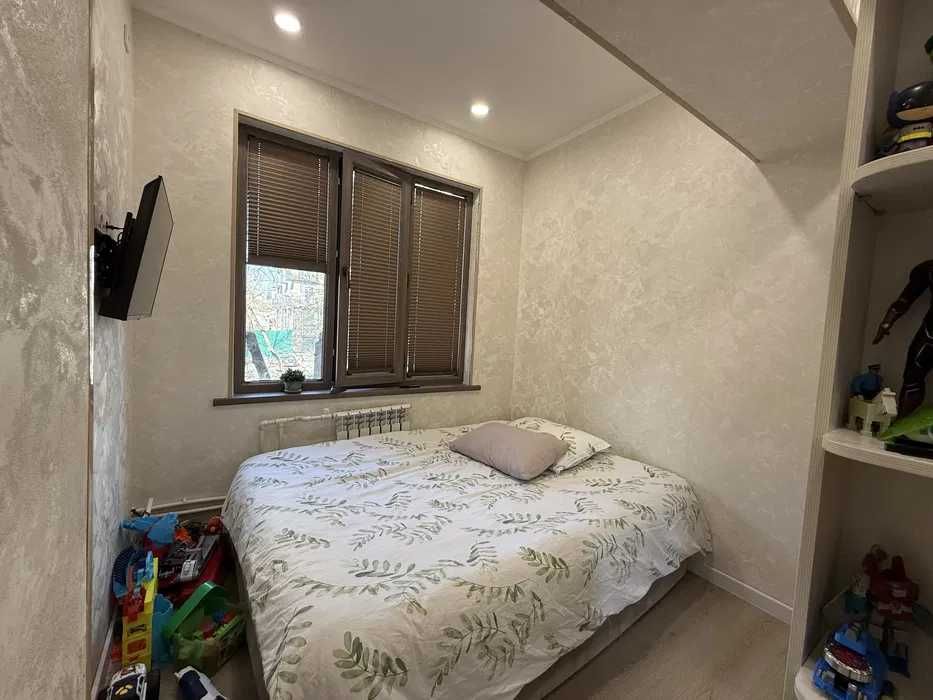 Продаётся своя 2-ком квартира в центре города | ул Садык Азимова, 62м2