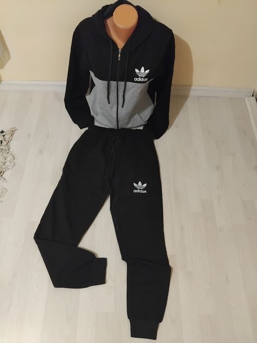 Trening dama de la Adidas.