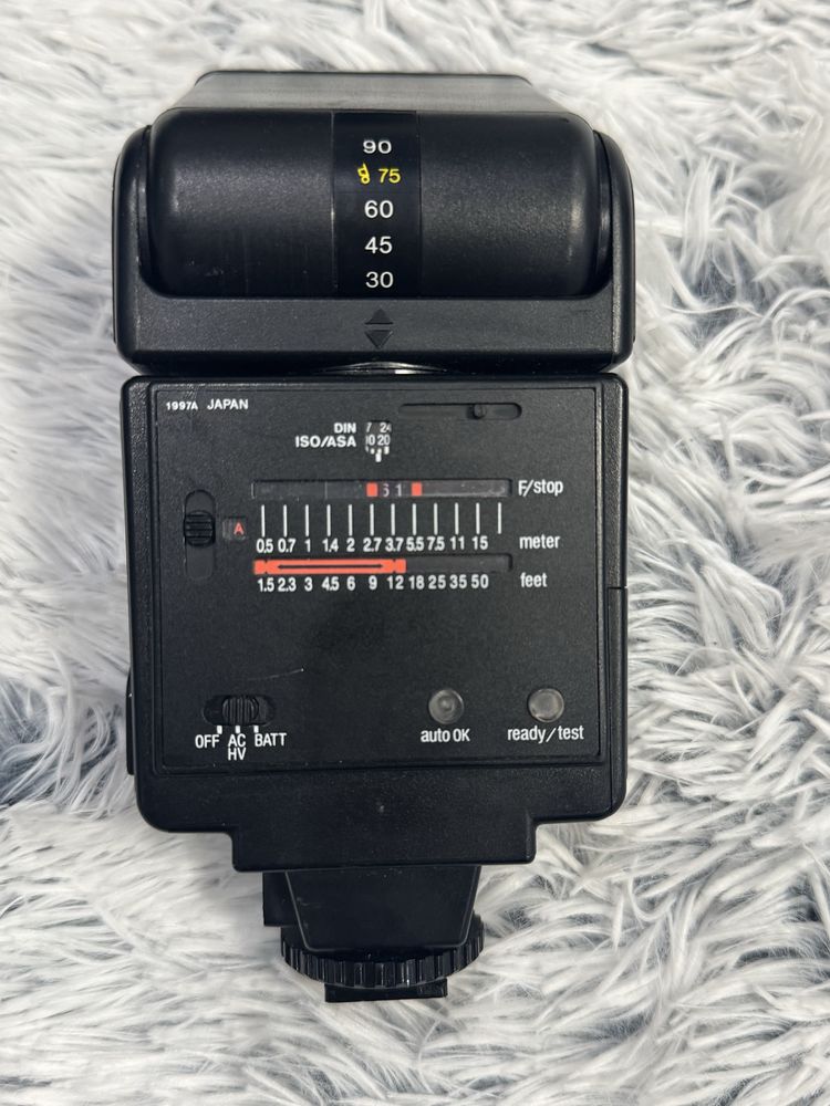 Sunpak Auto 301 – външна светкавица за аналогови фотоапарати