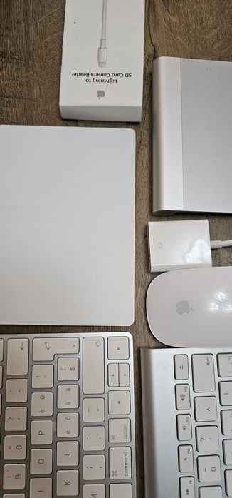 Accesori Apple ca noi!