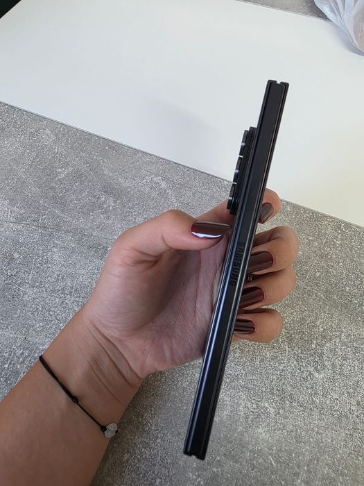 Vând samsung galaxy z fold7 512gb impecabil,negru