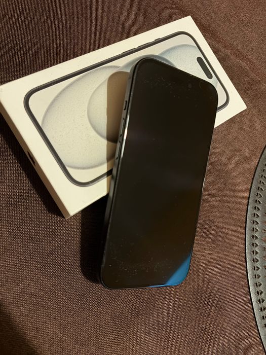 iPhone 15,128GB.