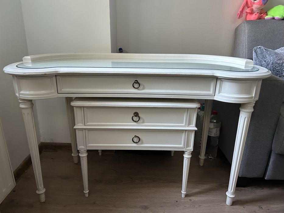 Masă de toaleta vintage alba cu blat din sticla + mobilier cu sertare