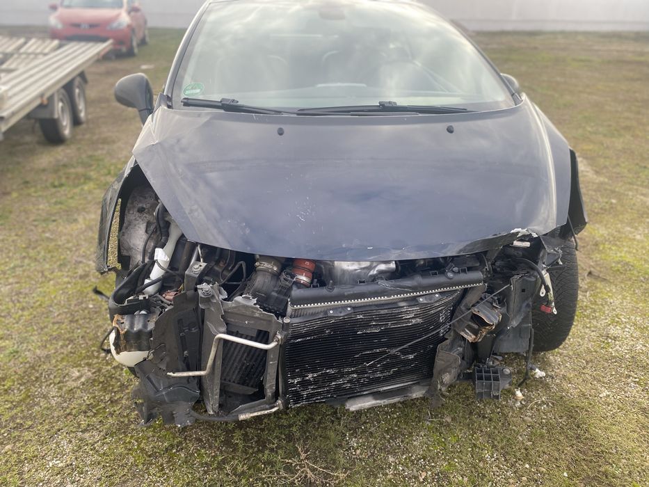 Dezmembrez Peugeot 207 CC , 1,6 turbo, 150 cp