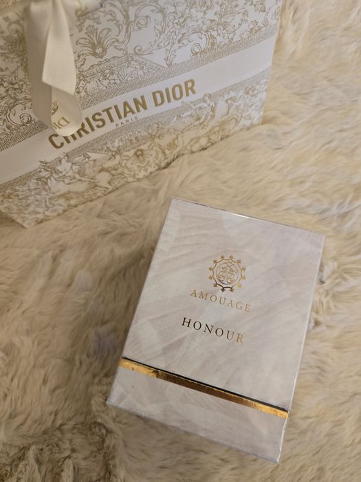 Наличен парфюм Amouage Honour