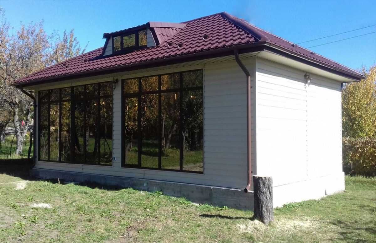 Casa modulara si garaje auto pe structura metalica si panou sandwich