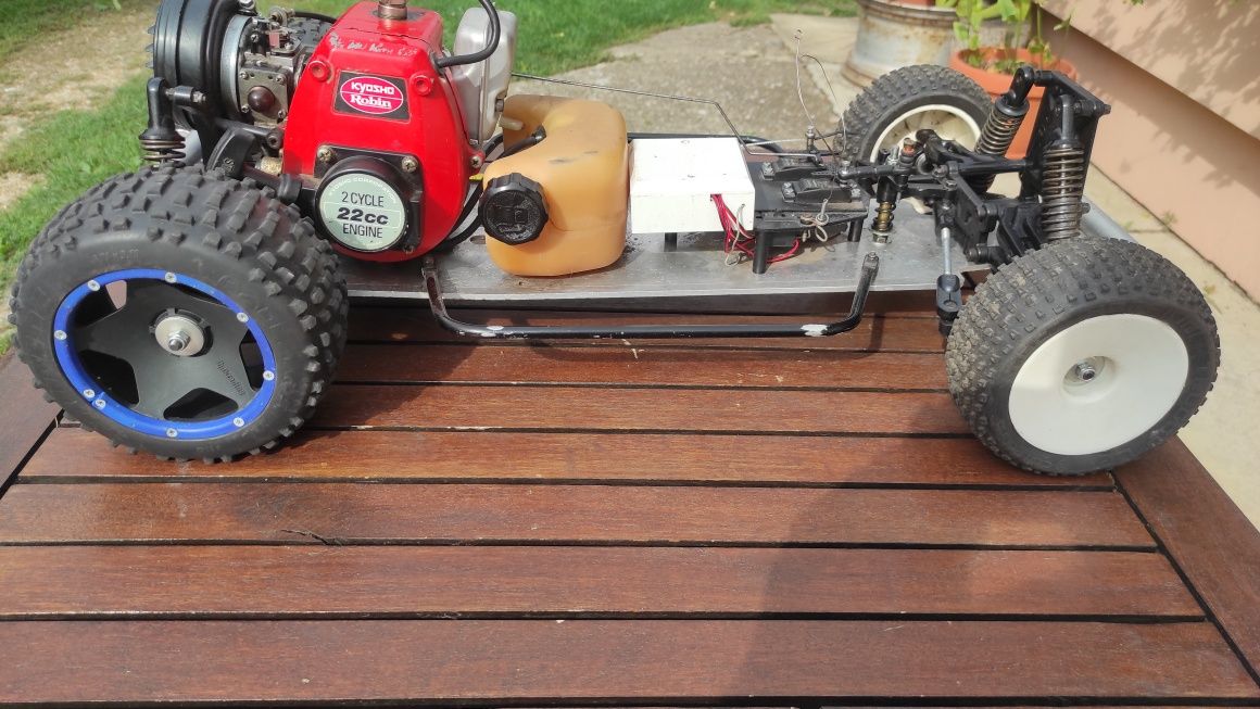 Vand mașina model RC