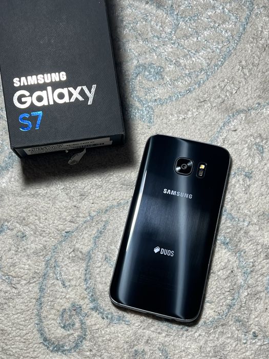 Телефон Samsung S7