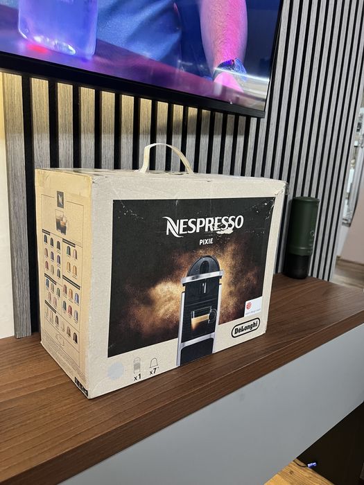 Nespresso - Pixie, C62-EUTINE-S, 19 bar, 0.7 l, Titan