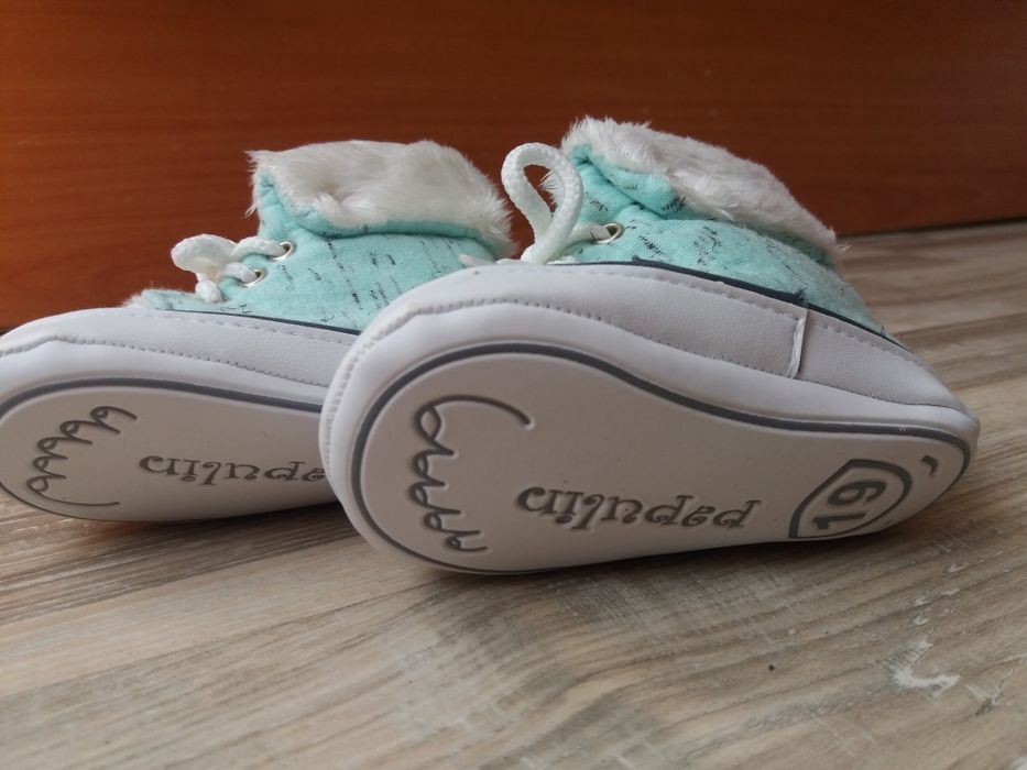 Нови обувки за бебче