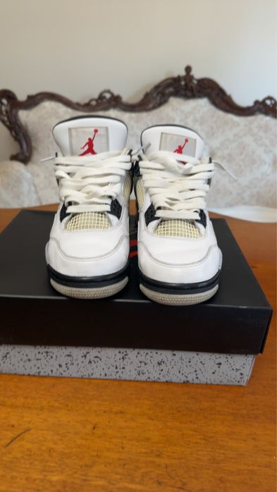 Jordan 4 White Cement Marimea 40.5