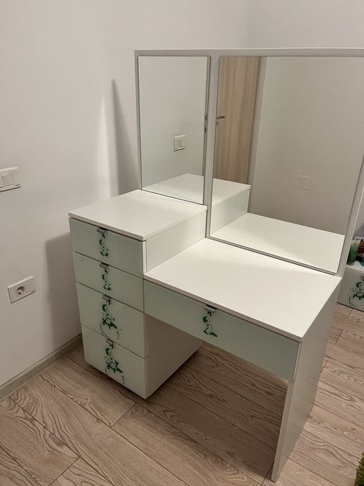 Set 2 Noptiere + Comoda cu sertare si Oglinda