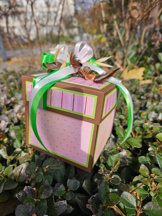 Експлодираща кутия за юбилей , рожден ден , имен ден. Налични!