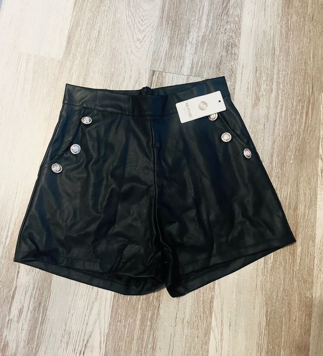 Кожени поли и панталонки