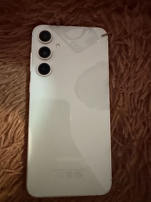 Телефон Samsung s23fe