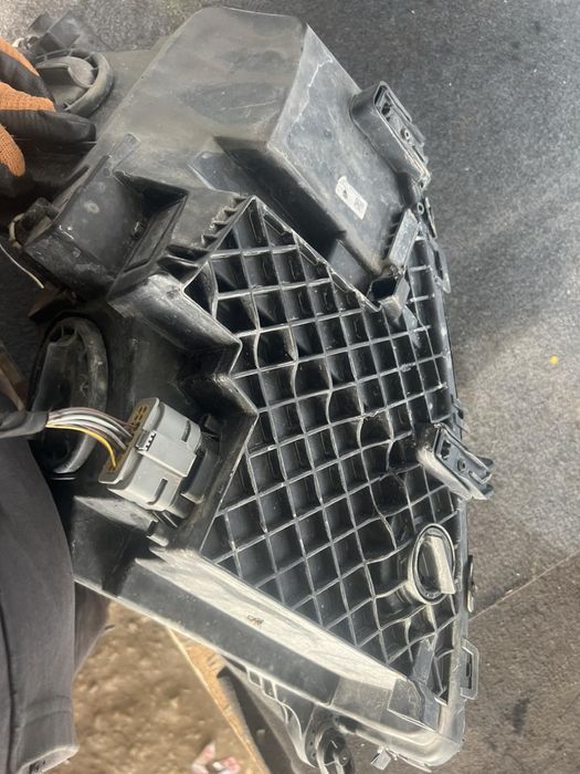 Фар за Mercedes Glc W253 X253 Обикновен с две счупени уши оригинален