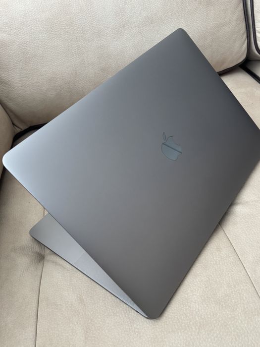 MacBook Pro 15 A1990 2018 TouchBar