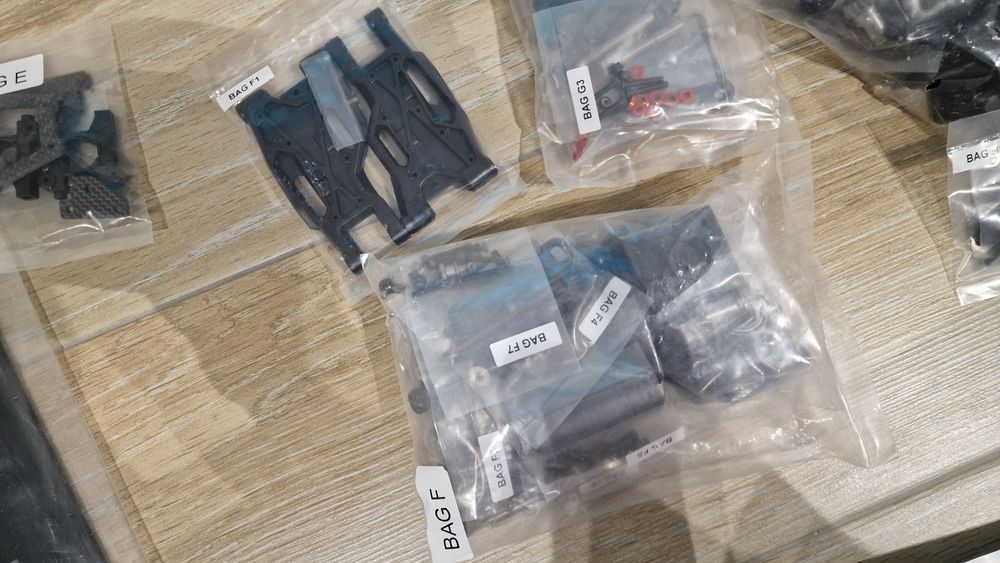 Kit masina electrica Buggy HB Racing E8 World Spec 204855