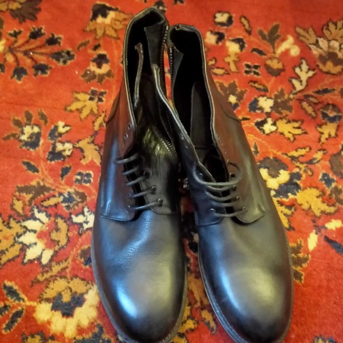 Vând pereche de ghete