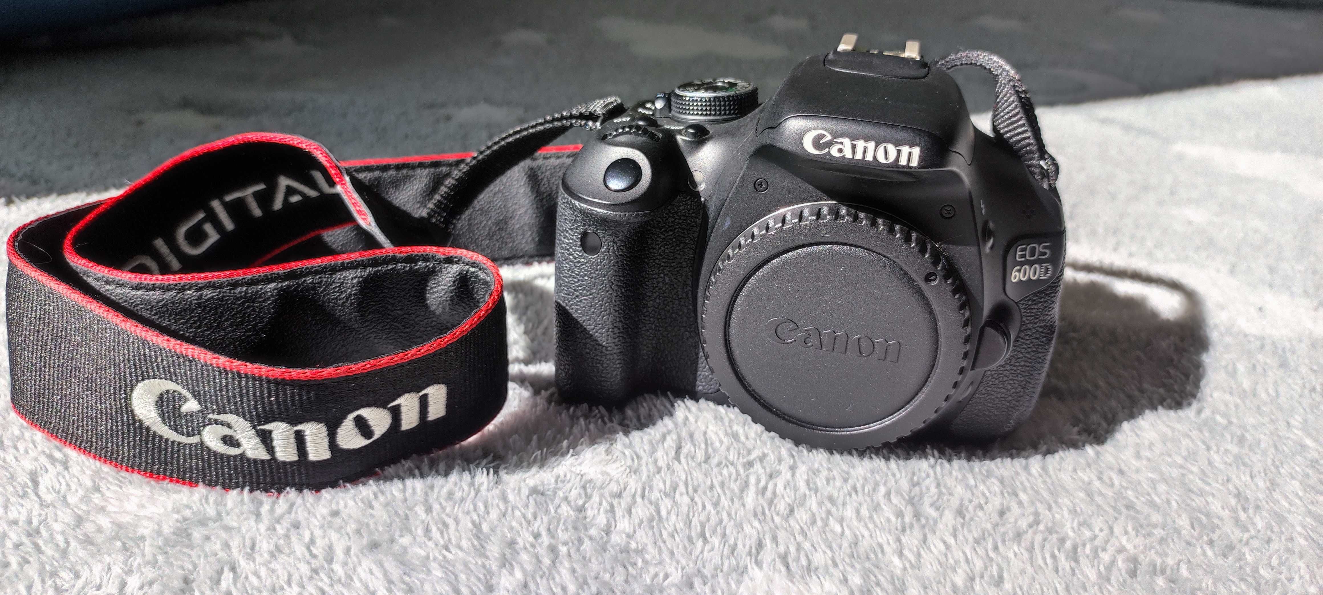 Продавам Canon 600D с два обектива и бонус аксесоари