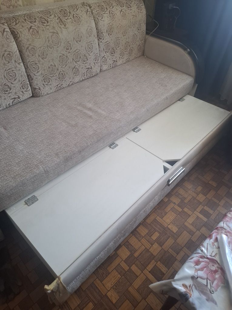Продам диван бу.
