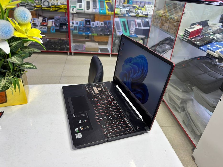 Asus TUF Gaming i5-10300H 24GB 512SSD GTX1650Ti