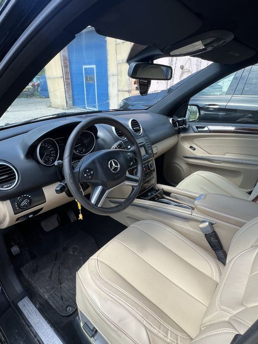Mercedes-Benz ML 300 4MATIC – Unic proprietar