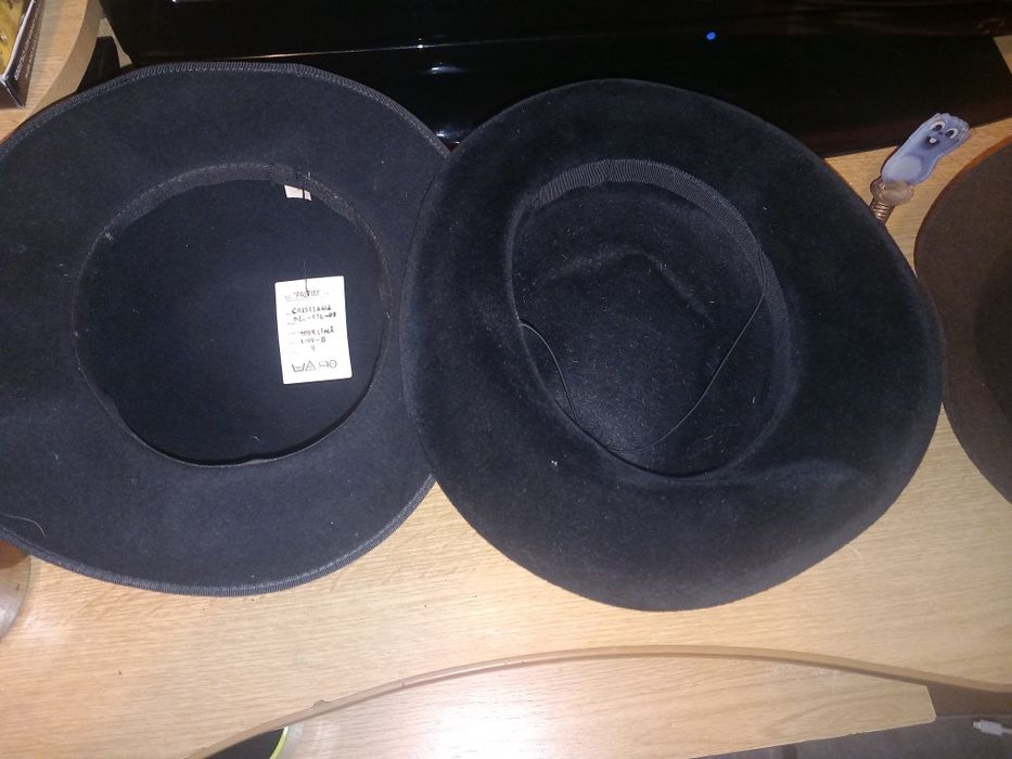 Set 4 palarii dama din catifea stare exceptionala.