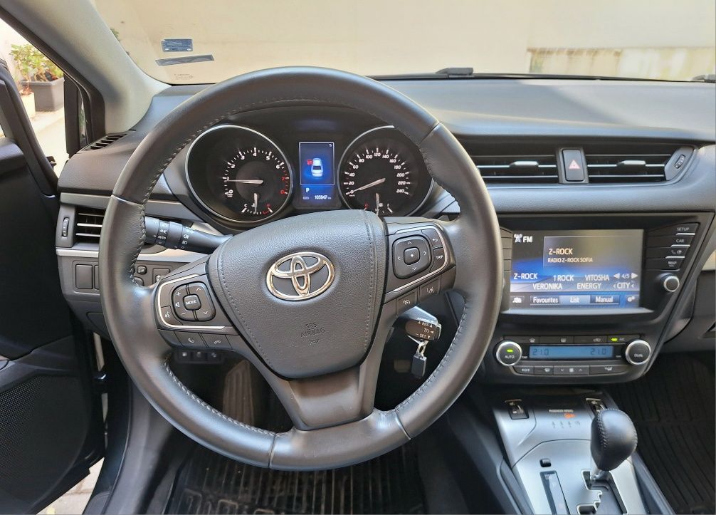 КАПАРИРАНА!!!Toyota Avensis Executive 2016