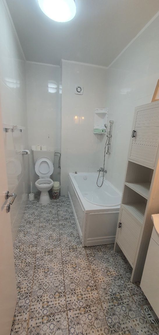 Se închiriază garsoniera confort 1 sporit . Decomandata . Proprietar .