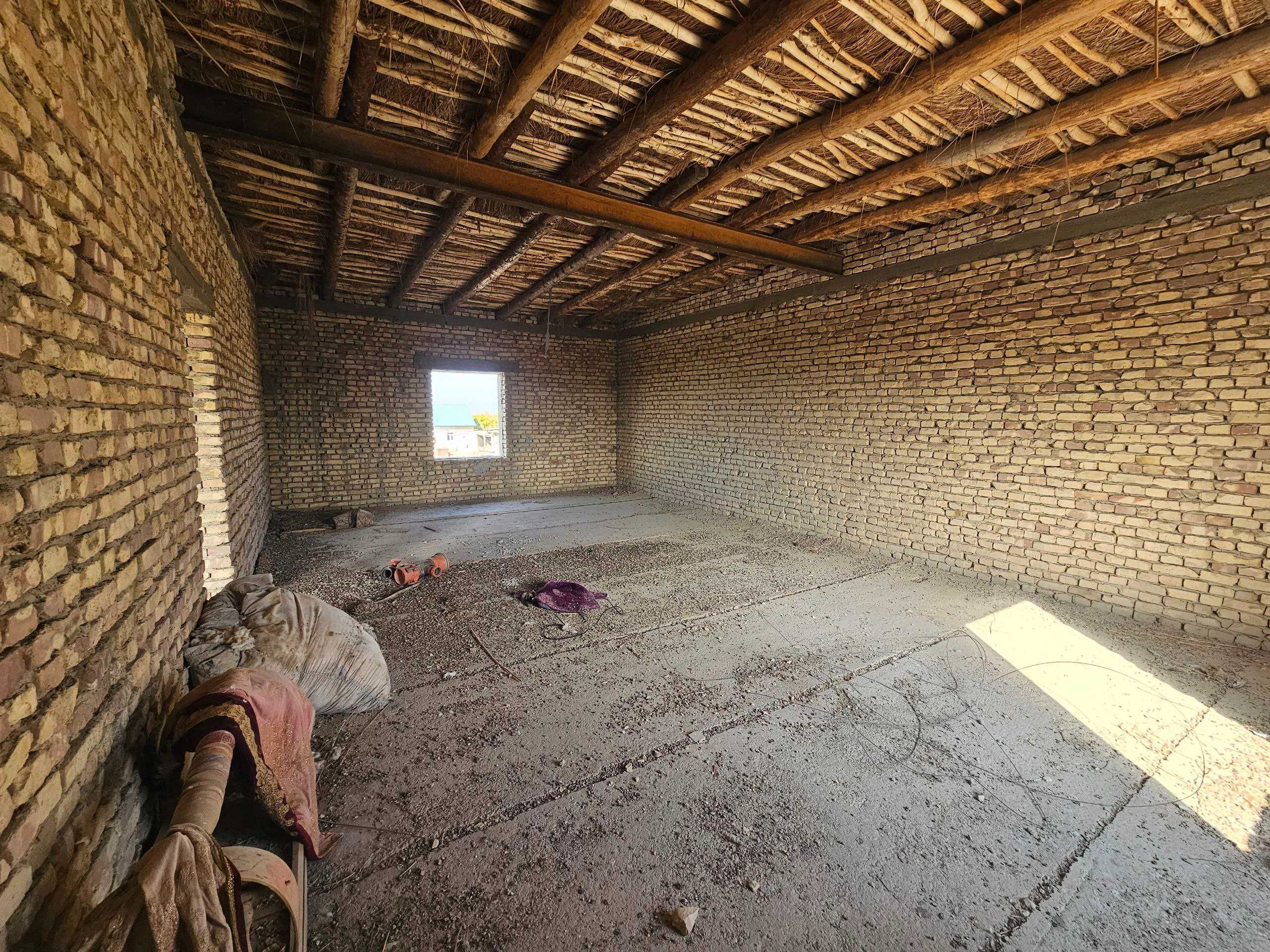 Jondor tumanida bino inshoot bolib tolash sharti asosida sotiladi