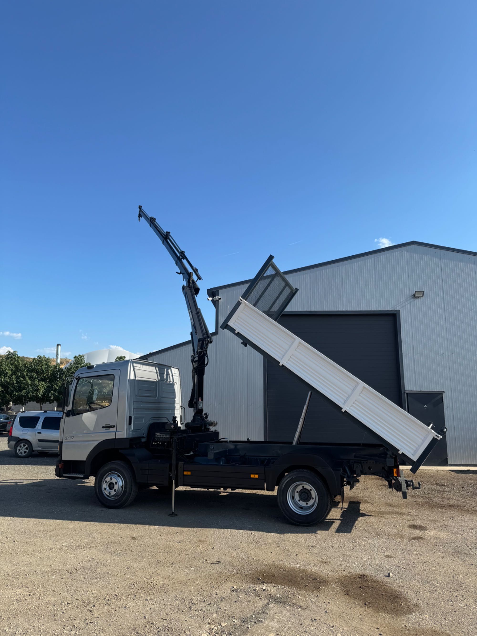 Mercedes Atego Basculabil cu macara Hiab