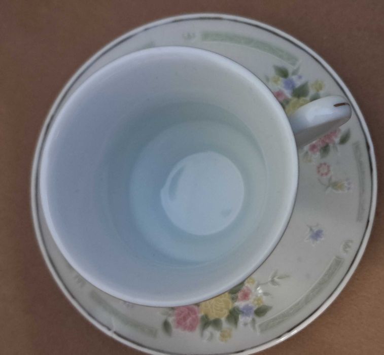 Нов сервиз за кафе в собствена кутия