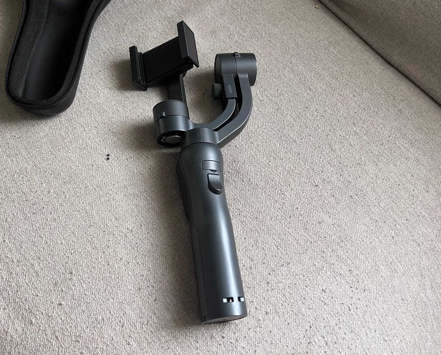 Gimbal stabilizator telefon 3 axe cu acumulator functional cu husa