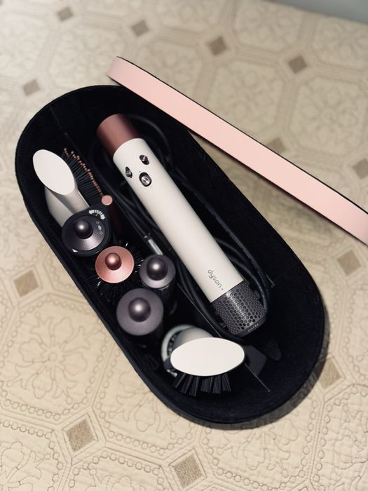 Dyson стайлер premium