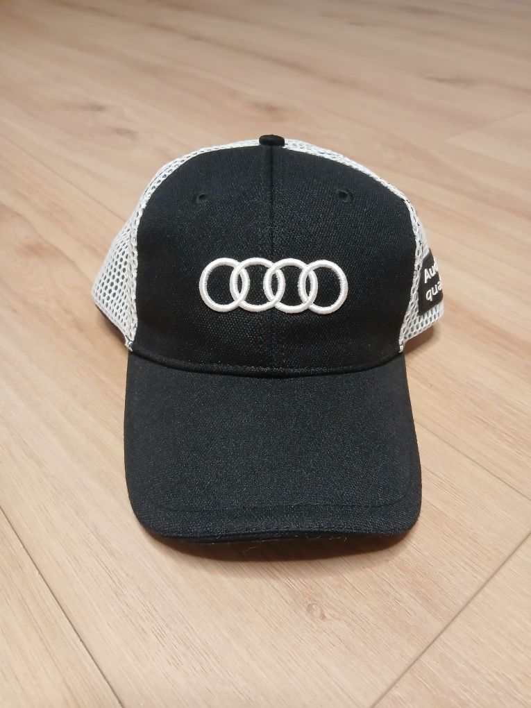 Шапка Audi Quattro Cup