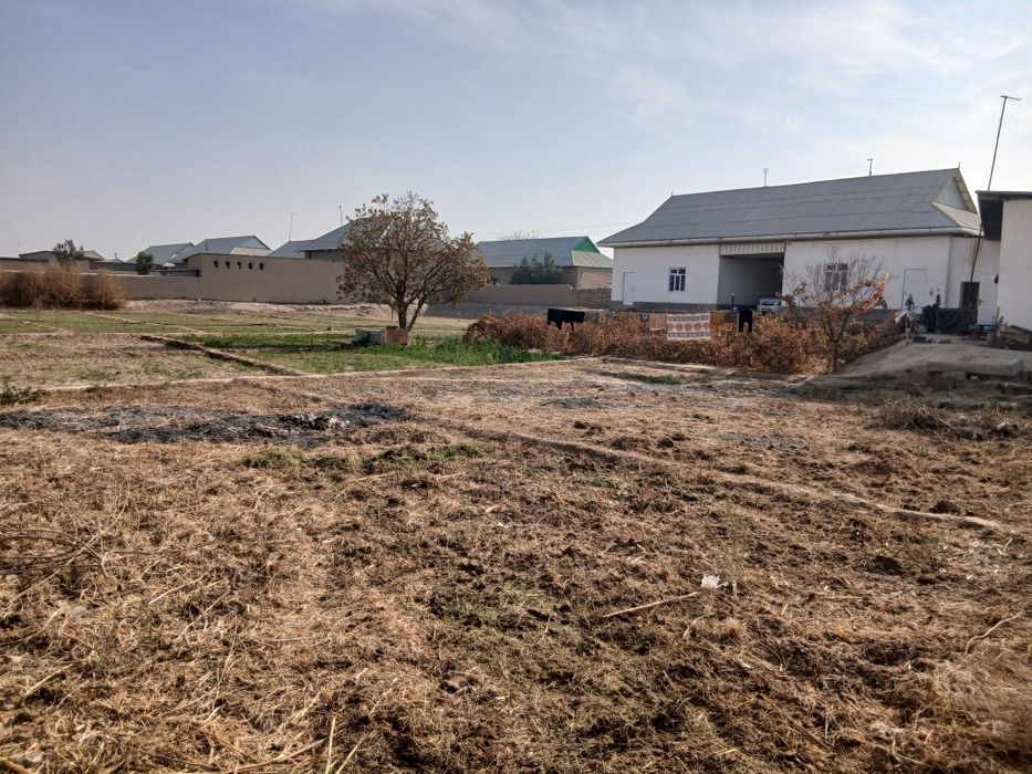 Uy sotiladi 100 000$