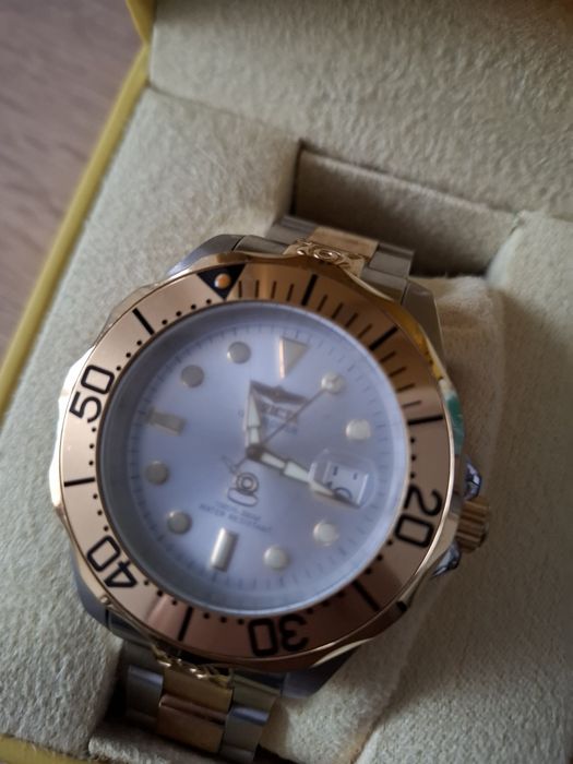 Часовник Invicta нов