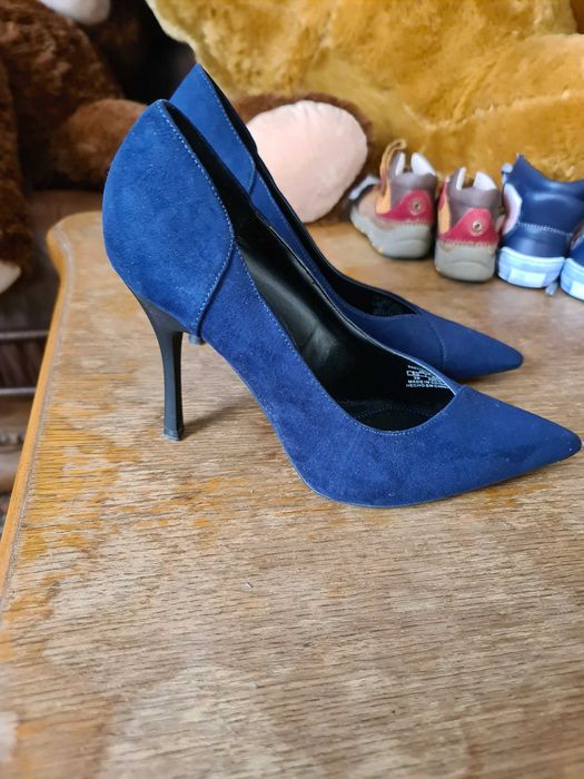 Oantofi stiletto bershka nr 39