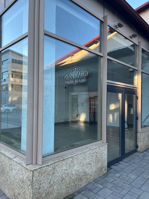 Inchiriez spatiu comercial central in Motru