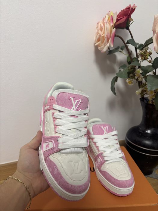 Lv trainers pink