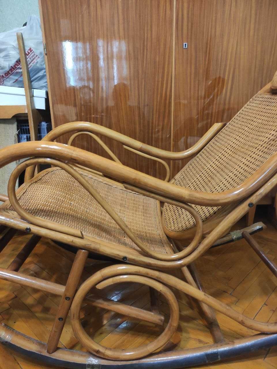 Кресло-качалка, антиквариат 100$