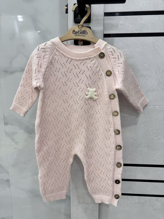 Розовый комбинезон на выписку из роддома на девочку